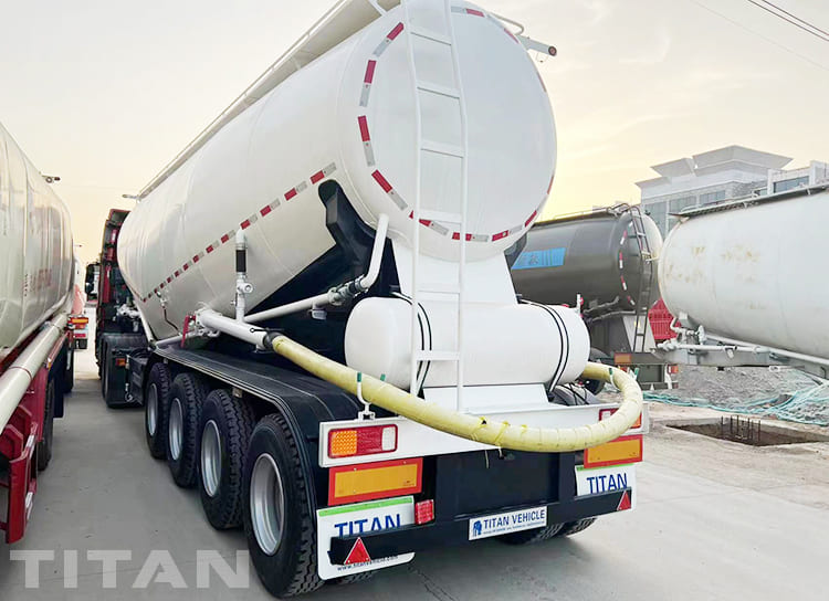 4 Axles 60 Cubic Cement Bulker Trailer