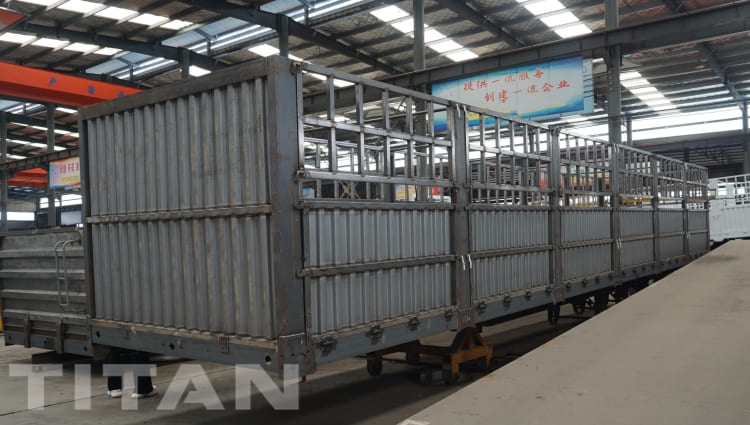 3 axle 60 Ton Fence Cargo Semi Trailer for Sale in Dominica