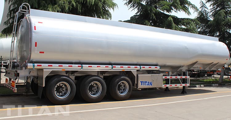 Tri Axle 45000 Liters Fuel Tanker Semi Trailer for Sale in Dominica