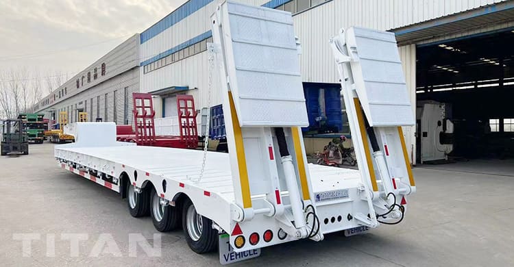 80 Ton 3 Axle Lowbed Truck Trailer with Folding Ladders in Colombia