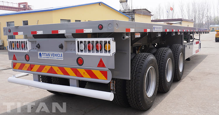 Tri Axle 40 Ft Semi Truck Flatbed Trailer for Sale in Cameroon