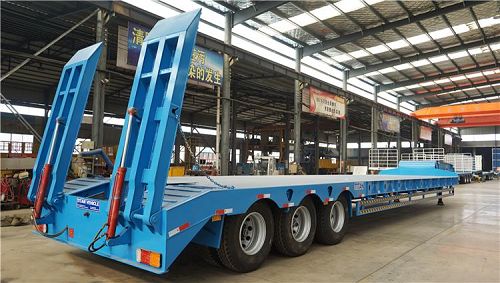3 Axle Low Bed Trailer for Sale with Hydraulic Ramp