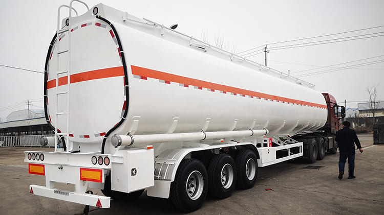 tri axle fuel tanker