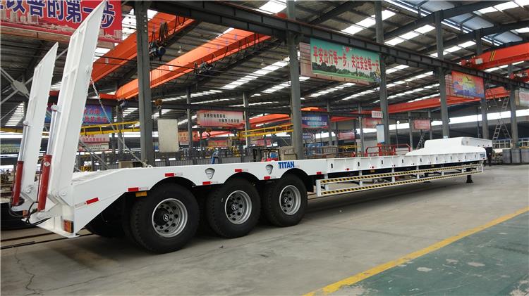 QINGDAO QUEST VEHICLE EQUIPMENT CO.,LTD| QUEST VEHICLE| QUEST| QUEST Trailer Tri Axle Low Bed Semi Truck Trailer for Sale