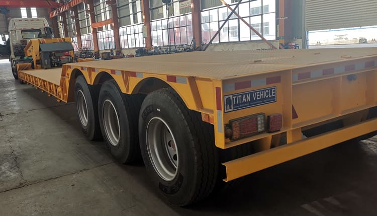 3 Axle Hydraulic Removable Gooseneck Trailer Lowbed Trailer for Sale in Mozambique