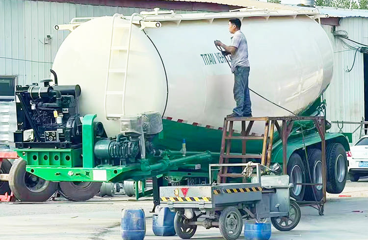 Pneumatic Dry Bulk Trailer