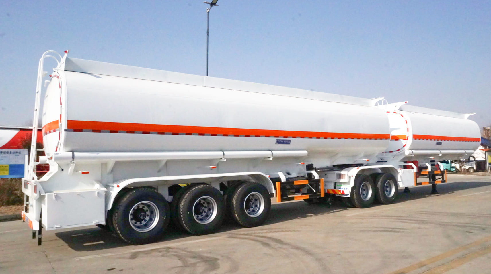2025 Superlink China New Road Fuel Tankers for Sale in Angola Luanda