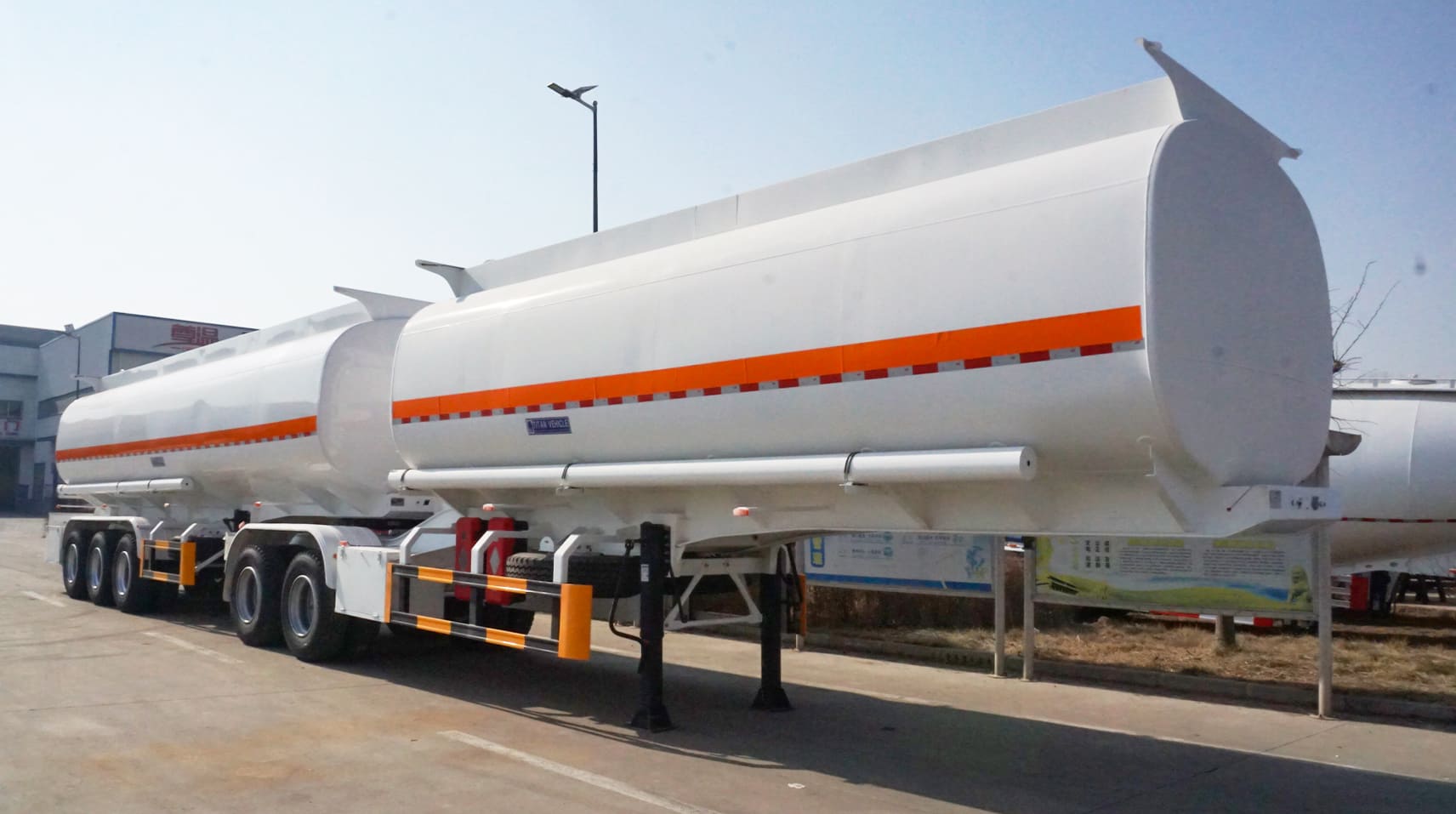 2025 Superlink China New Road Fuel Tankers for Sale in Angola Luanda