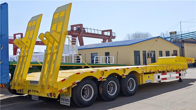 Tri Axle Semi Low Loader Truck Trailer for Sale Price In Guyana