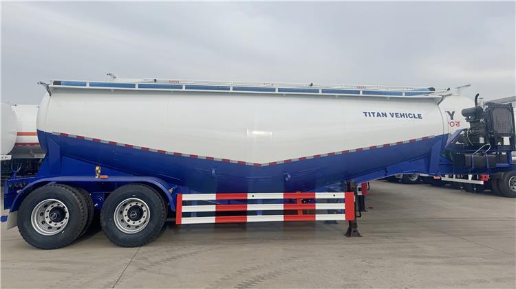 2 Axle 25CBM Cement Powder Tankers Truck for Sale In UAE
