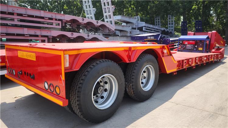 2 Axle 60 Ton Detachable Lowboy Gooseneck Trailer for Sale In Guyana